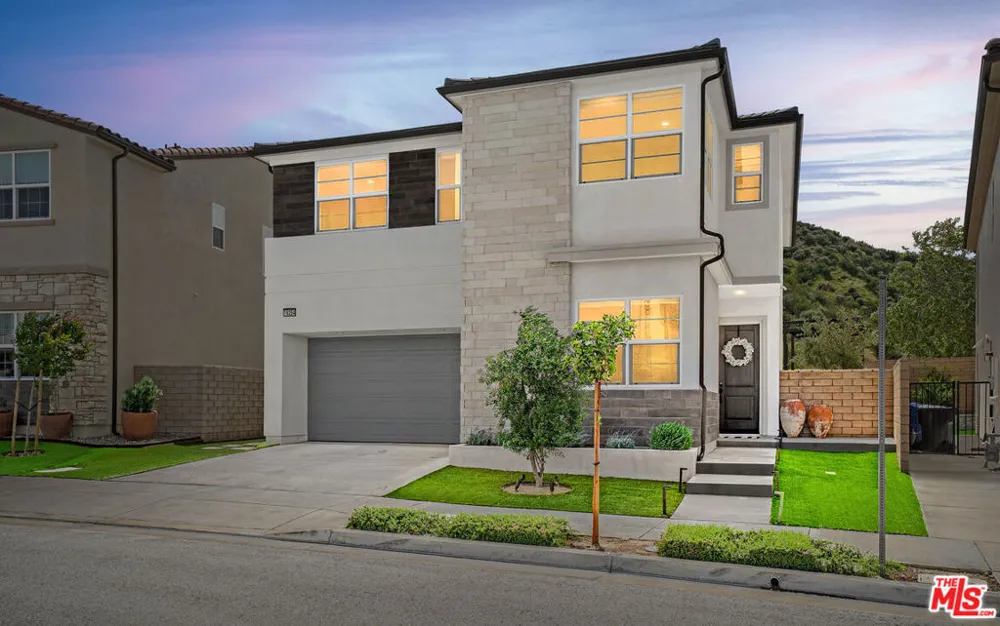 19254 Blackthorn Drive Santa Clarita, CA 91351