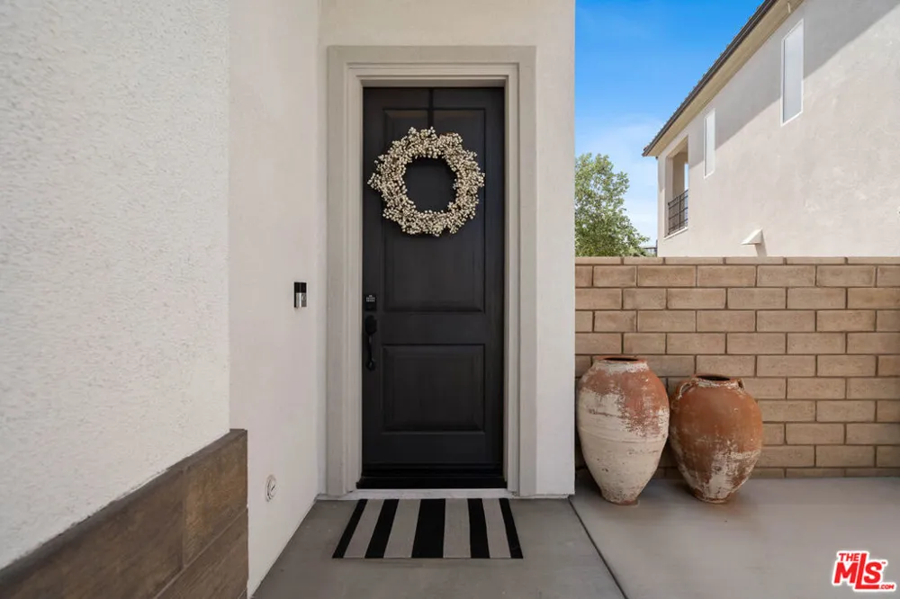 19254 Blackthorn Drive Santa Clarita, CA 91351