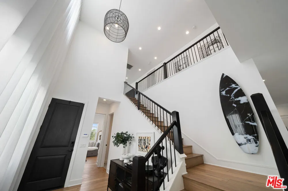 19254 Blackthorn Drive Santa Clarita, CA 91351