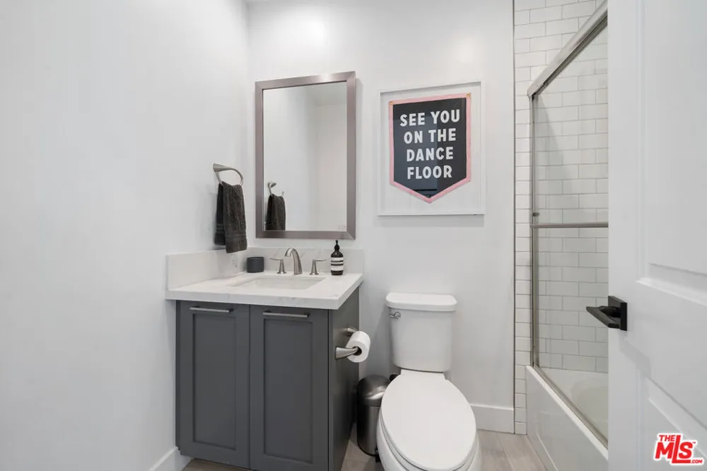 19254 Blackthorn Drive Santa Clarita, CA 91351