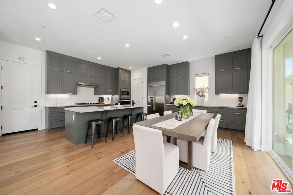 19254 Blackthorn Drive Santa Clarita, CA 91351