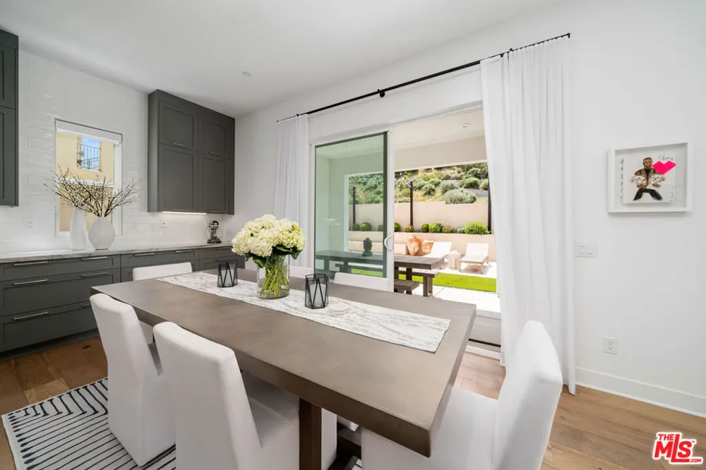 19254 Blackthorn Drive Santa Clarita, CA 91351