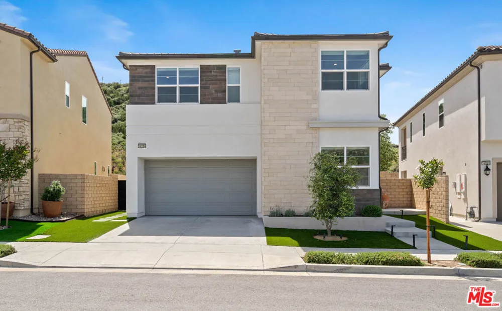 19254 Blackthorn Drive Santa Clarita, CA 91351