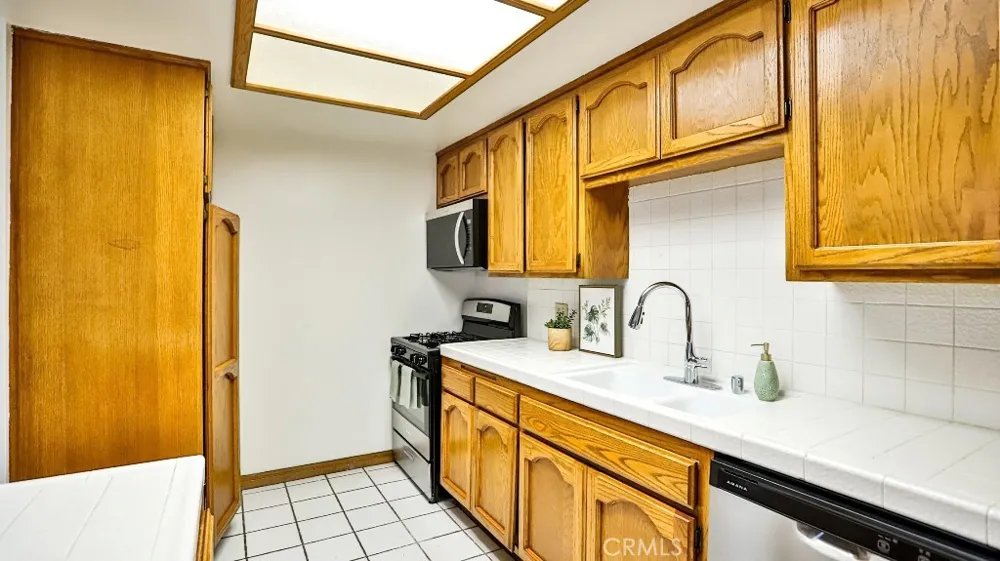 17200 Newhope #23 Fountain Valley, CA 92708