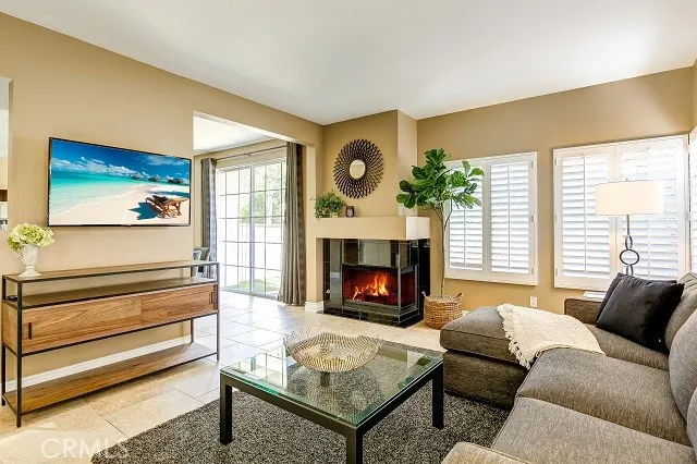 2439 Paseo Circulo Tustin, CA 92782