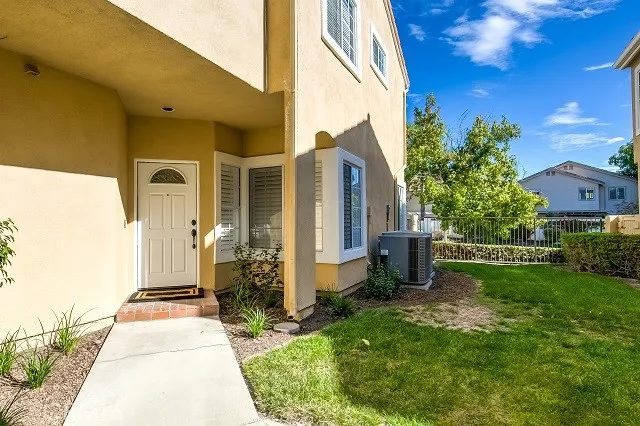 2439 Paseo Circulo Tustin, CA 92782