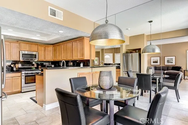 2439 Paseo Circulo Tustin, CA 92782