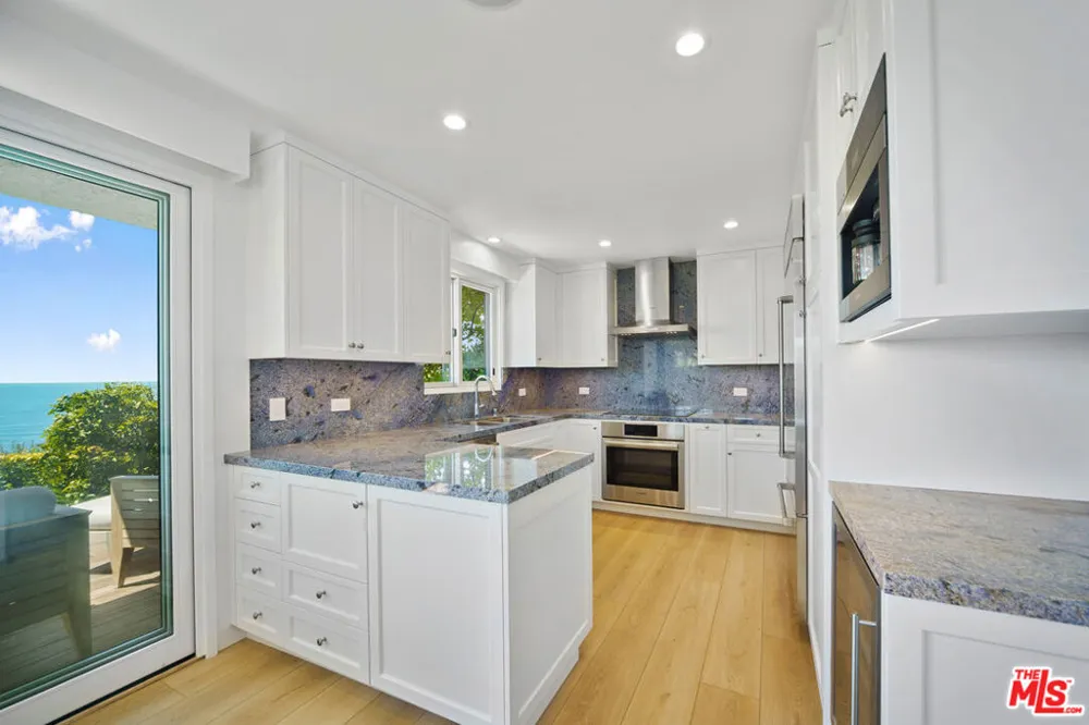 6817 Seawatch Lane Malibu, CA 90265