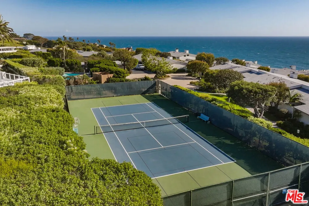 6817 Seawatch Lane Malibu, CA 90265