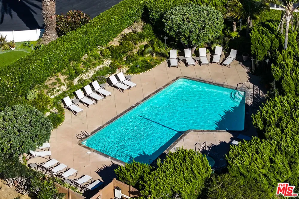 6817 Seawatch Lane Malibu, CA 90265