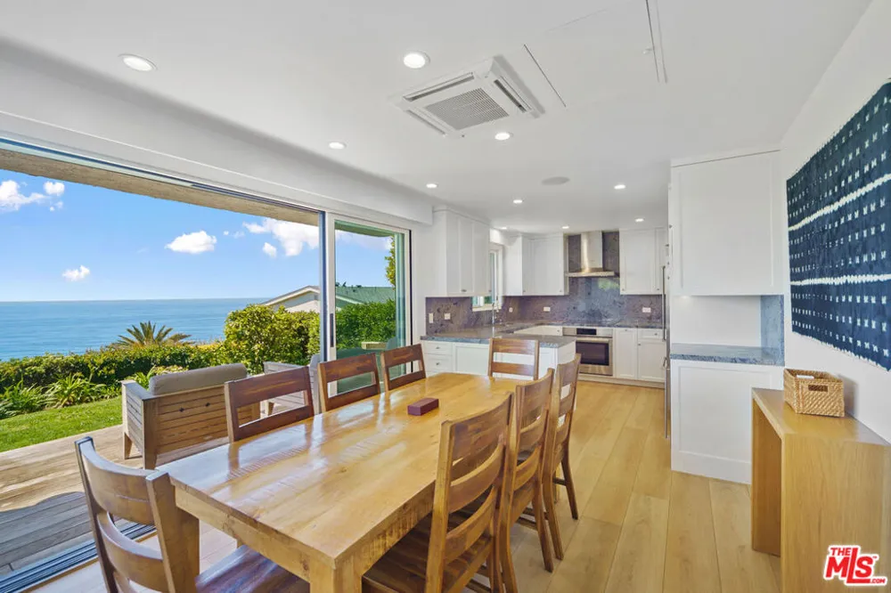 6817 Seawatch Lane Malibu, CA 90265
