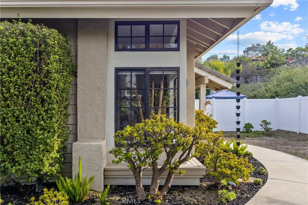 25662 Cresta Loma Laguna Niguel, CA 92677