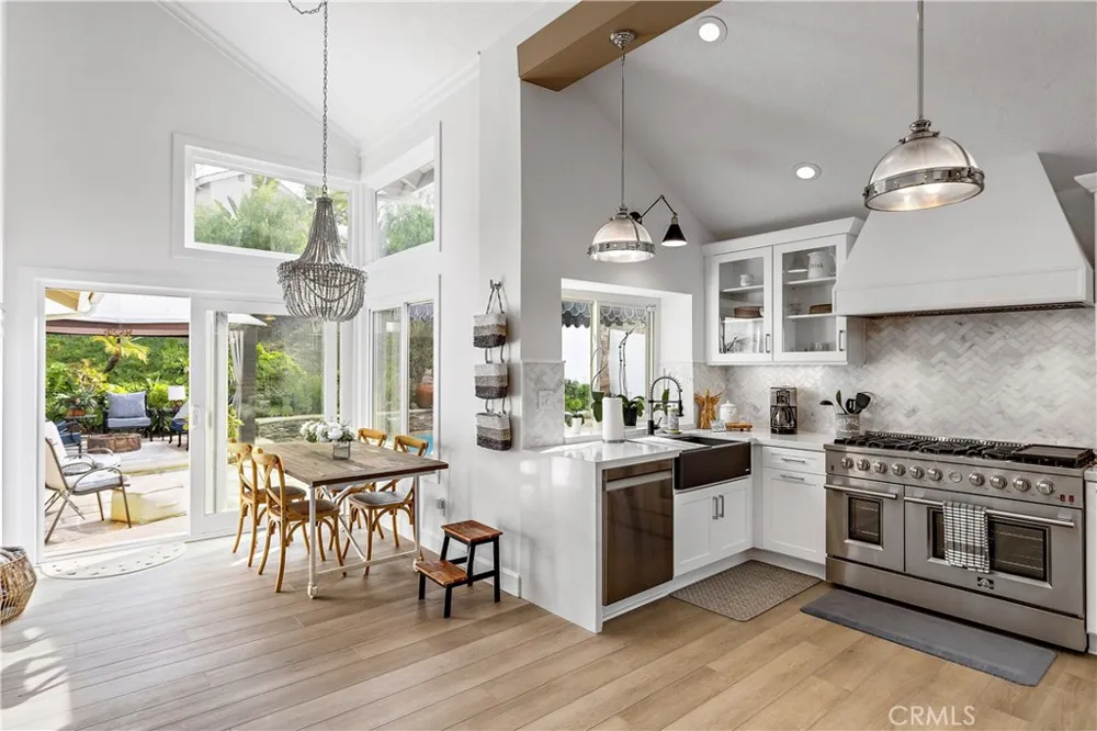 25662 Cresta Loma Laguna Niguel, CA 92677