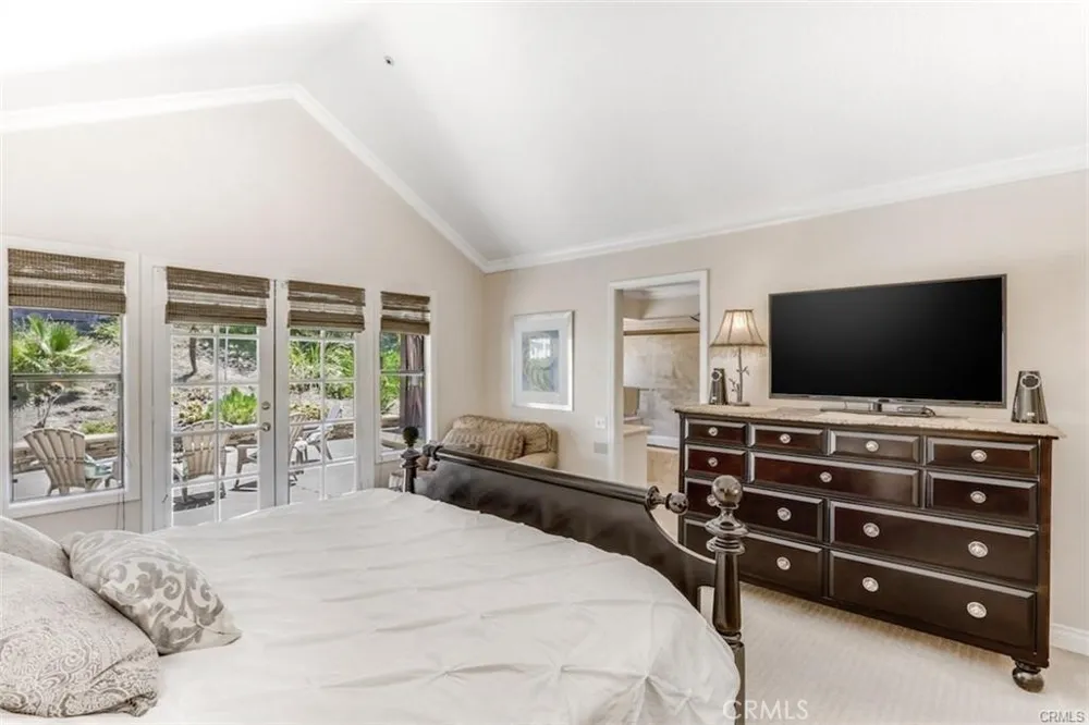 25662 Cresta Loma Laguna Niguel, CA 92677
