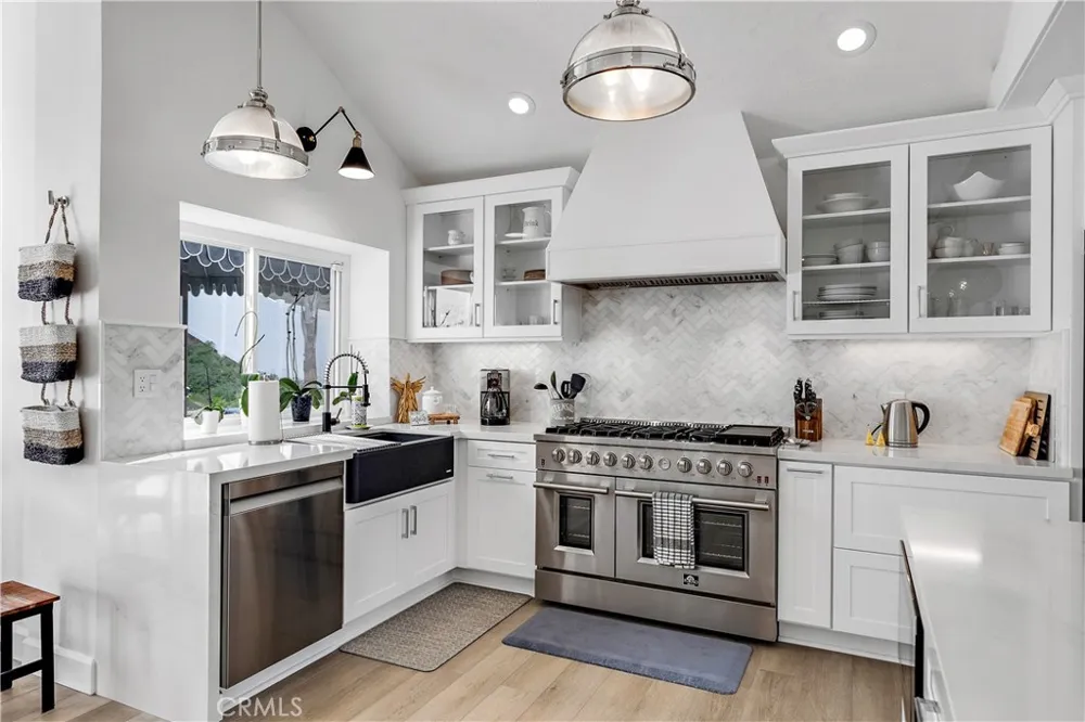 25662 Cresta Loma Laguna Niguel, CA 92677