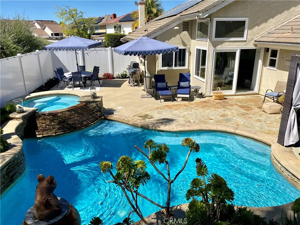 25662 Cresta Loma Laguna Niguel, CA 92677