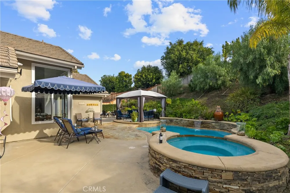 25662 Cresta Loma Laguna Niguel, CA 92677