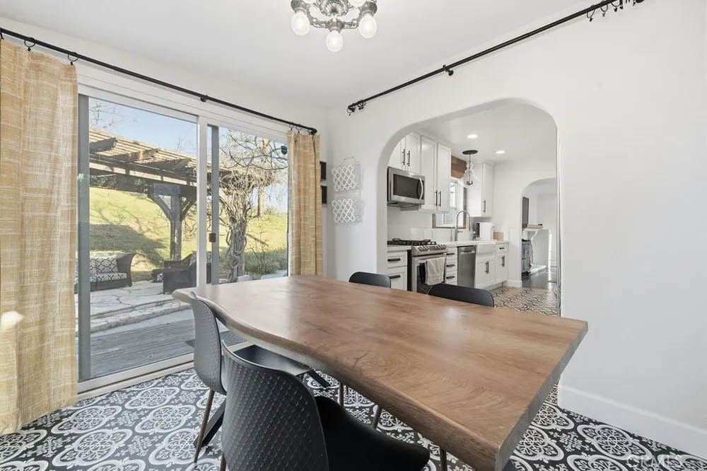 16070 Baker Canyon Canyon Country, CA 91390