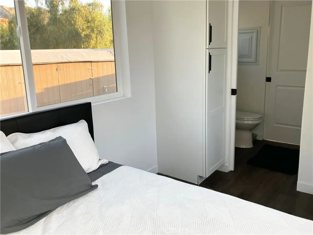 16070 Baker Canyon Canyon Country, CA 91390