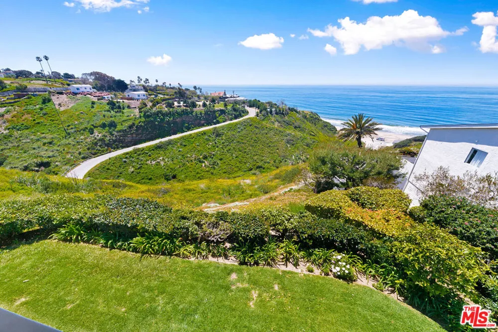 6817 Seawatch Lane Malibu, CA 90265