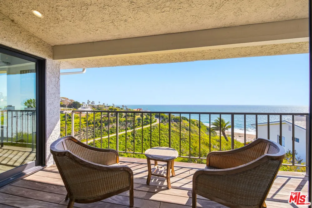 6817 Seawatch Lane Malibu, CA 90265