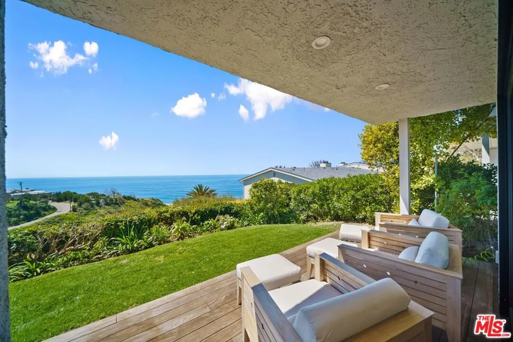 6817 Seawatch Lane Malibu, CA 90265
