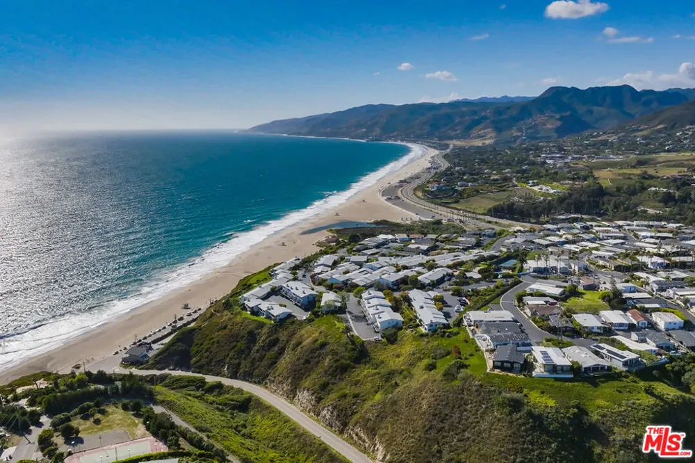 6817 Seawatch Lane Malibu, CA 90265