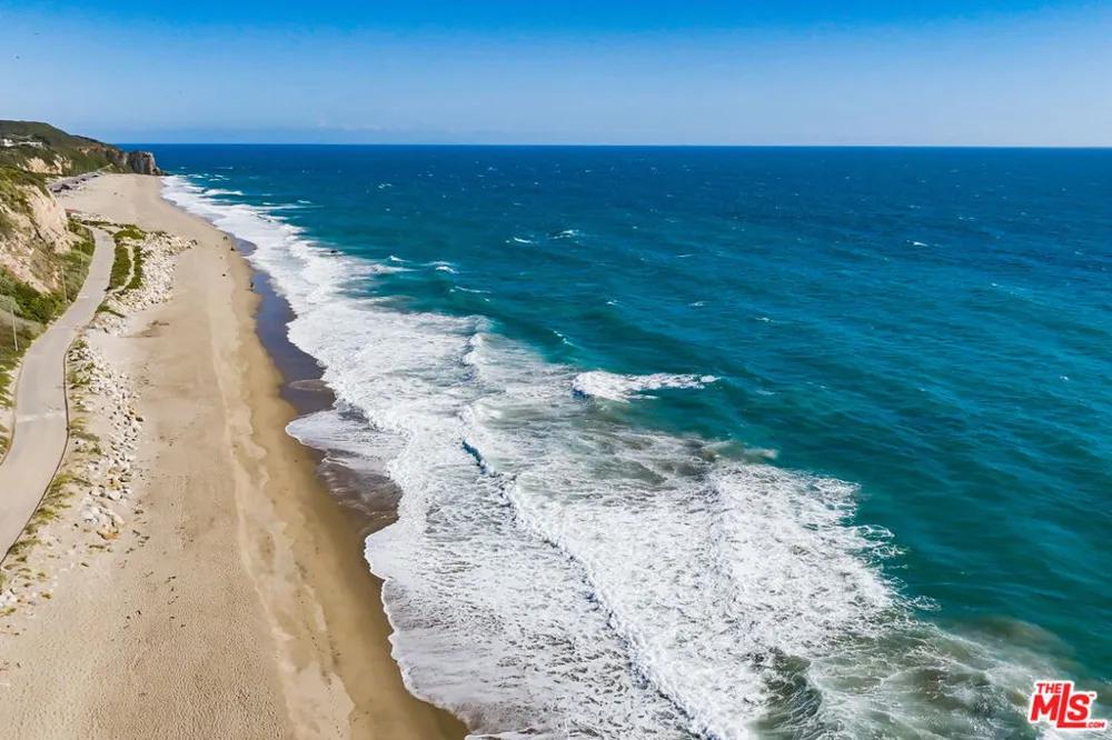 6817 Seawatch Lane Malibu, CA 90265