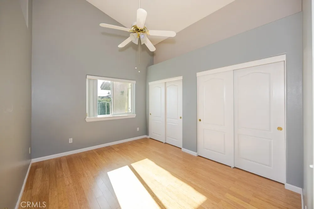 7084 Aster Oak Hills, CA 92344