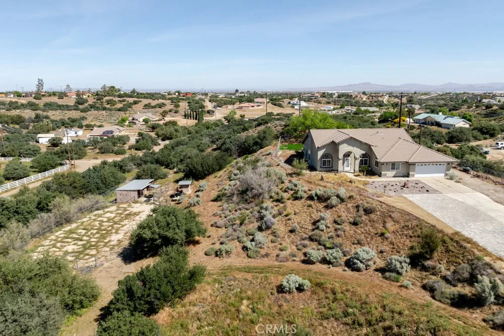 7084 Aster Oak Hills, CA 92344