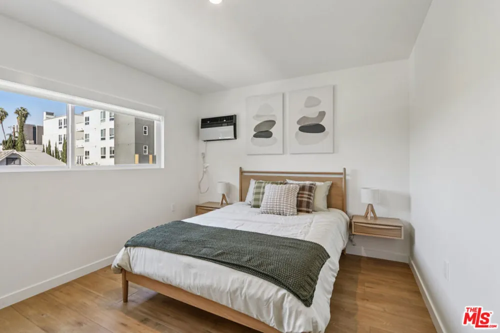 1422 Tamarind Avenue Los Angeles, CA 90028