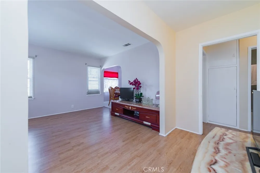 5122 Halifax Temple City, CA 91780