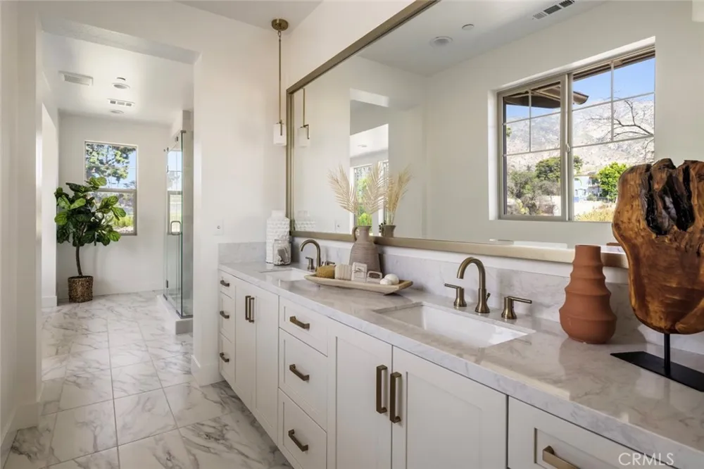 181 E Palm Street E Altadena, CA 91001