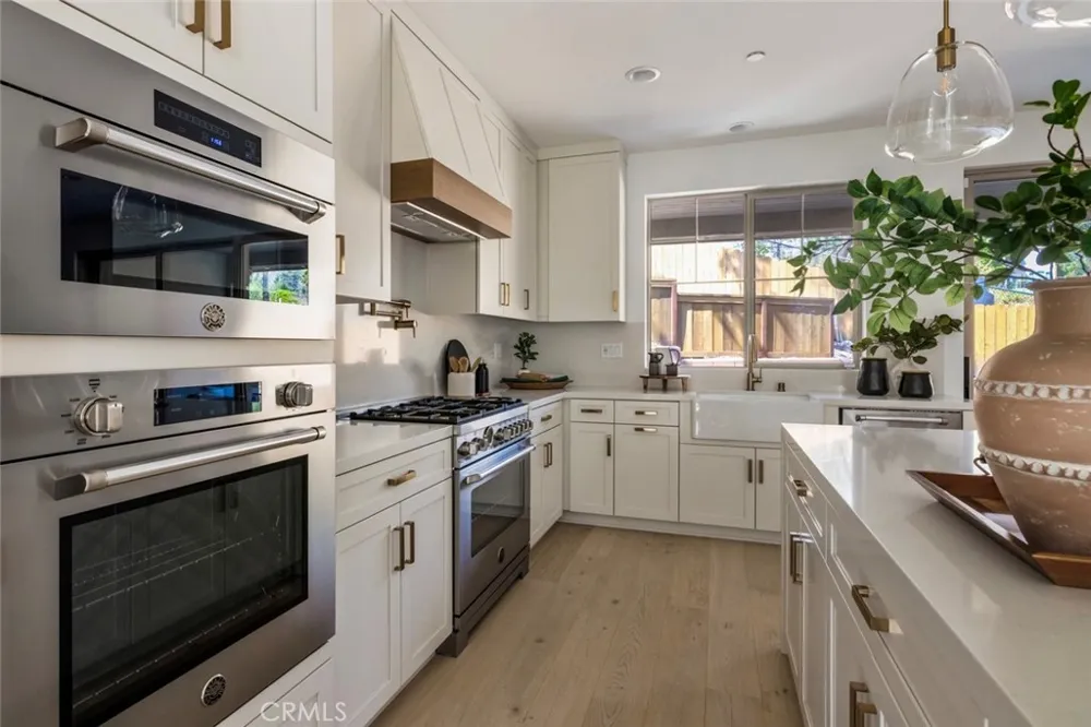 181 E Palm Street E Altadena, CA 91001