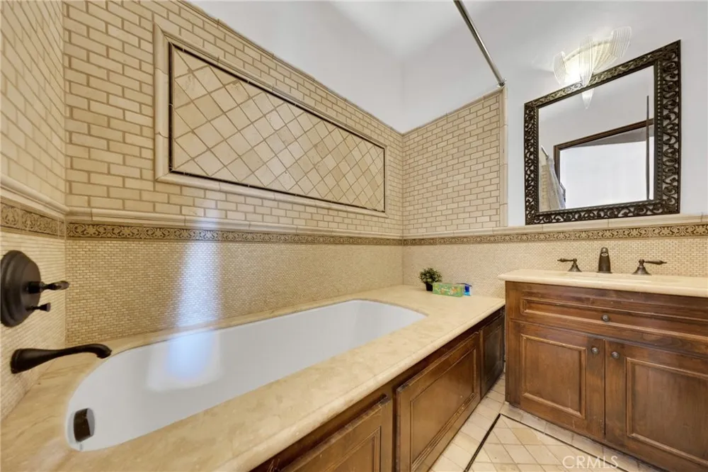 2300 Villa Heights Pasadena, CA 91107