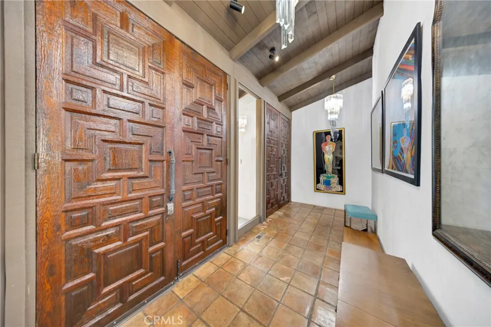 2300 Villa Heights Pasadena, CA 91107