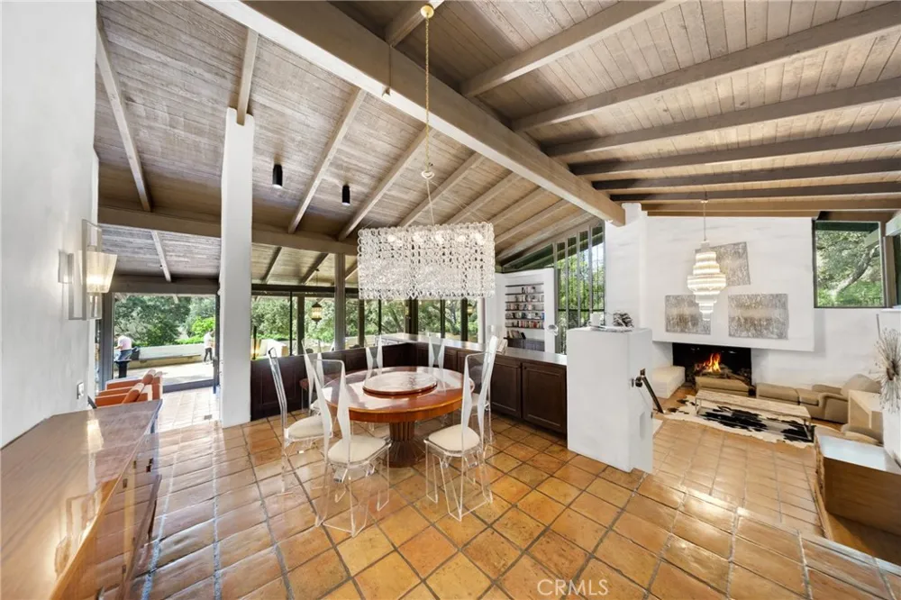 2300 Villa Heights Pasadena, CA 91107
