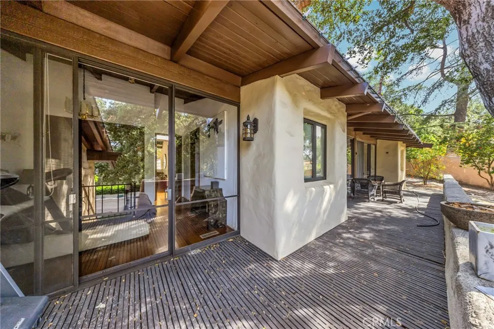 2300 Villa Heights Pasadena, CA 91107