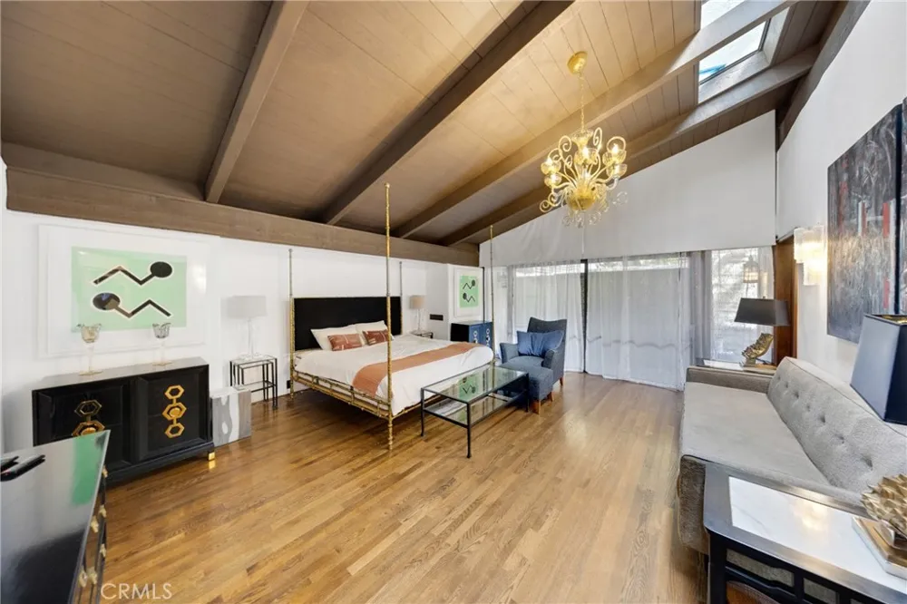2300 Villa Heights Pasadena, CA 91107
