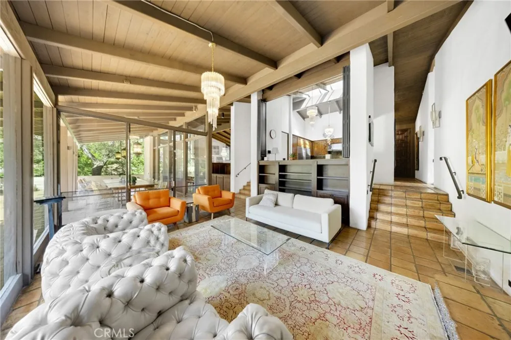 2300 Villa Heights Pasadena, CA 91107