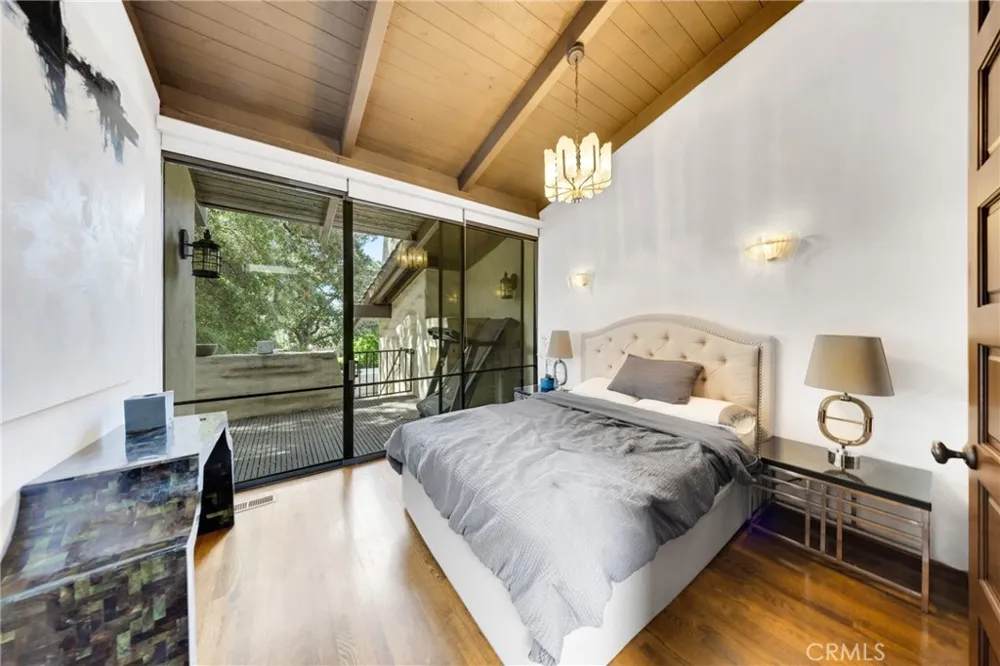 2300 Villa Heights Pasadena, CA 91107