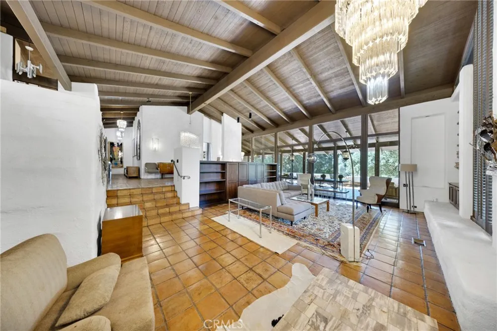 2300 Villa Heights Pasadena, CA 91107