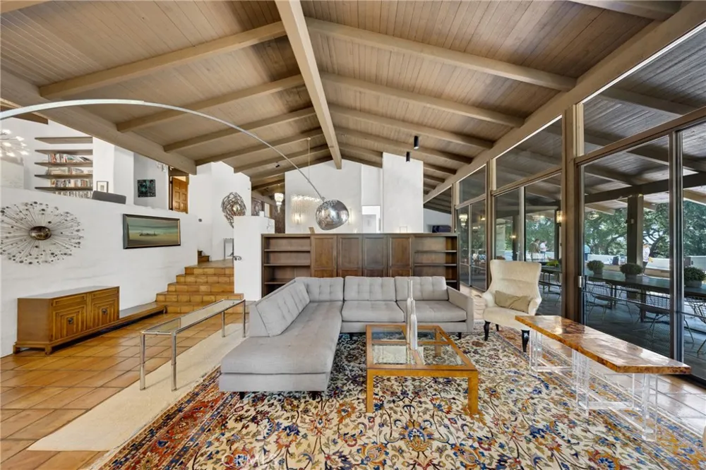 2300 Villa Heights Pasadena, CA 91107