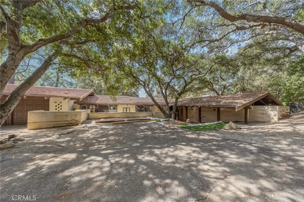 2300 Villa Heights Pasadena, CA 91107