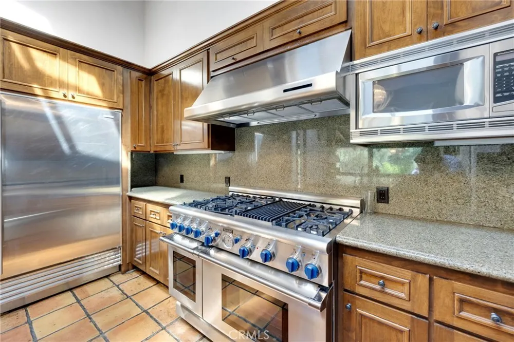 2300 Villa Heights Pasadena, CA 91107