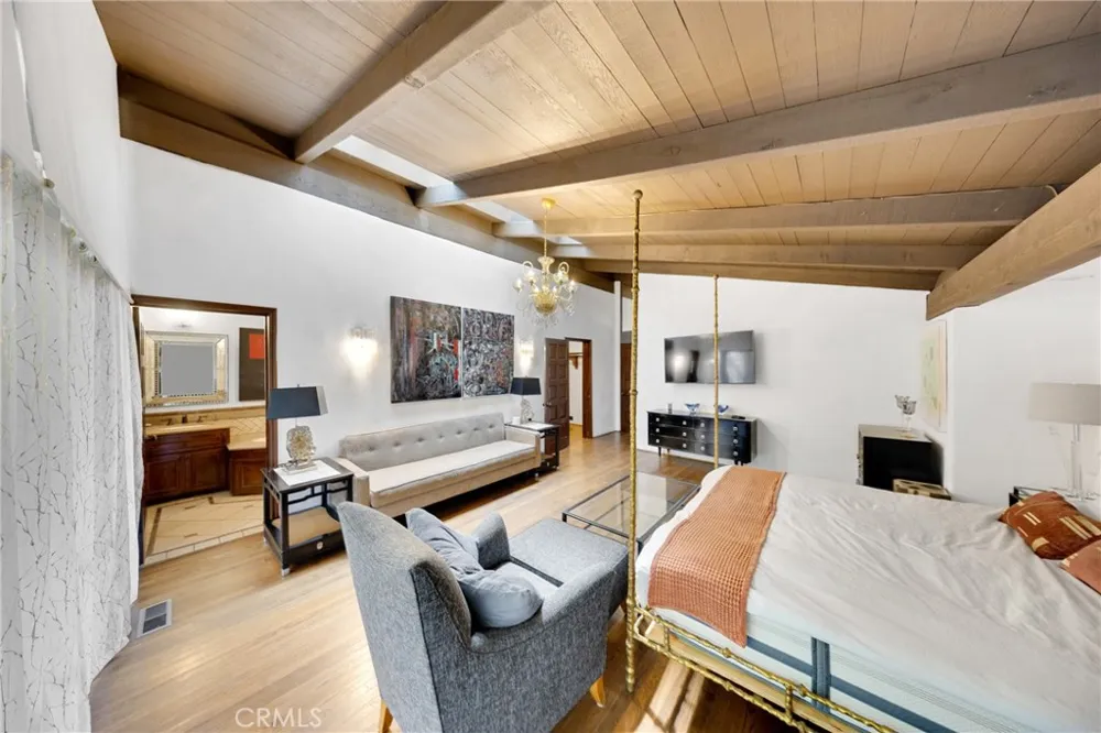 2300 Villa Heights Pasadena, CA 91107