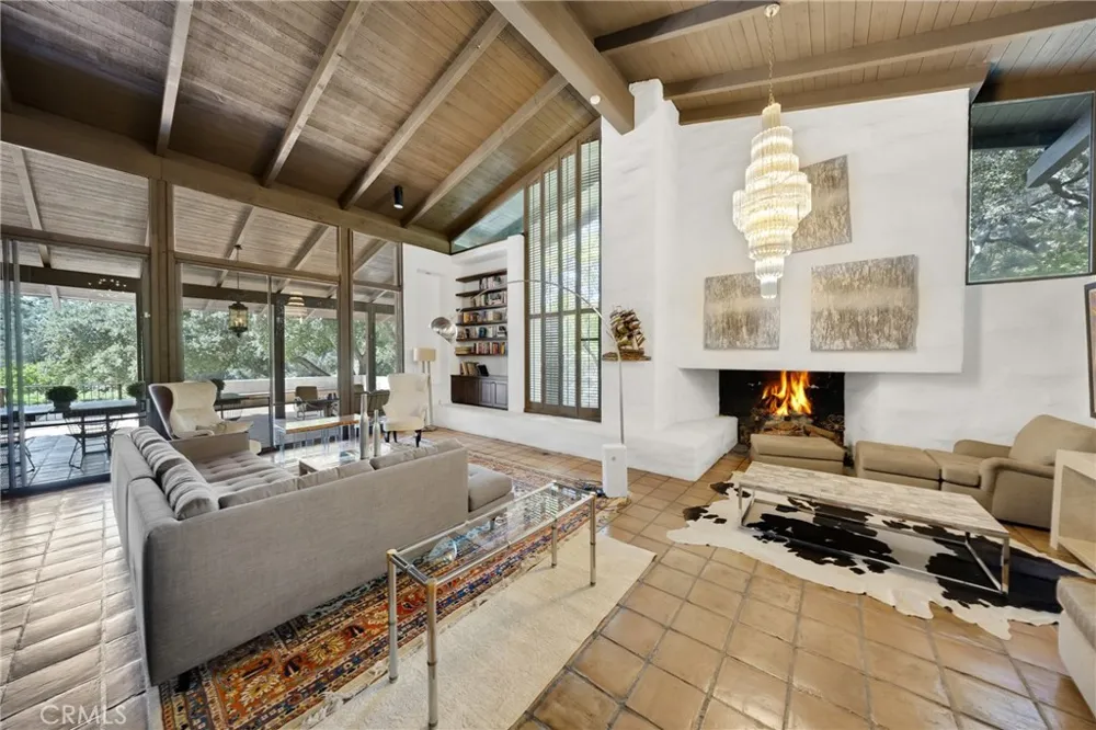 2300 Villa Heights Pasadena, CA 91107