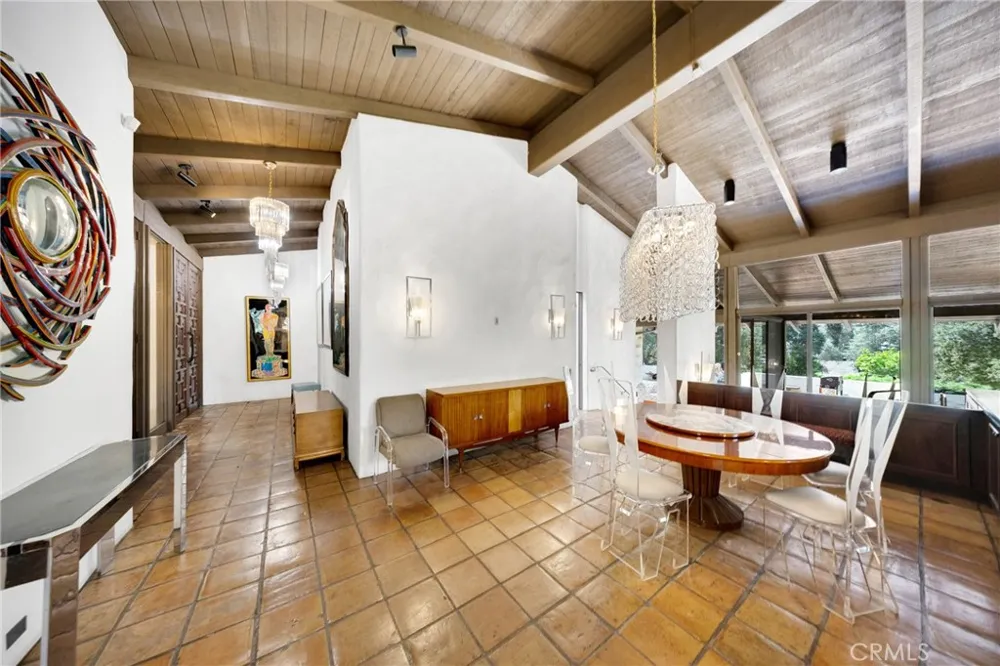 2300 Villa Heights Pasadena, CA 91107