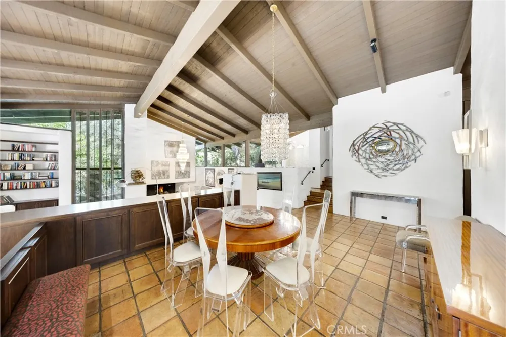 2300 Villa Heights Pasadena, CA 91107
