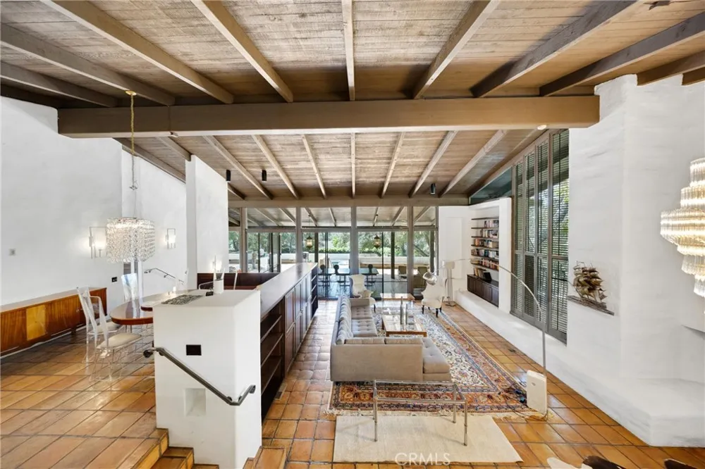 2300 Villa Heights Pasadena, CA 91107